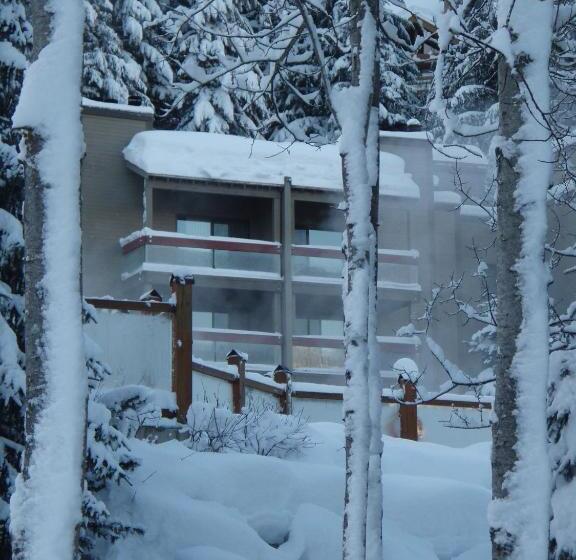 酒店 Tantalus Resort Lodge