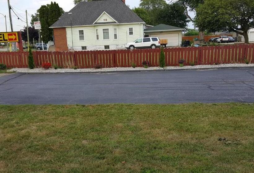 فندق Town N Country Motor Inn