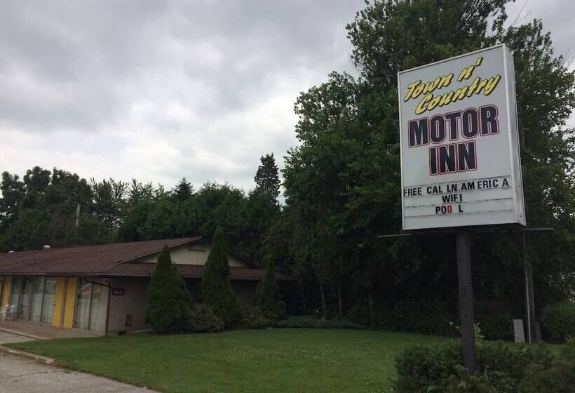 فندق Town N Country Motor Inn