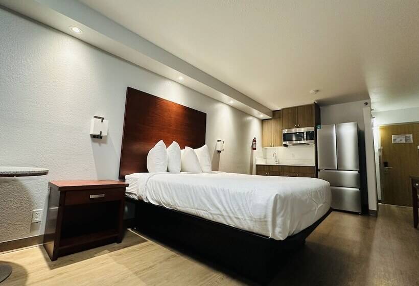 فندق Surestay Plus By Best Western Brooks