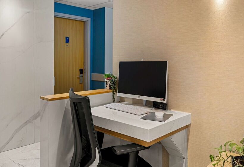 فندق Surestay Plus By Best Western Brooks