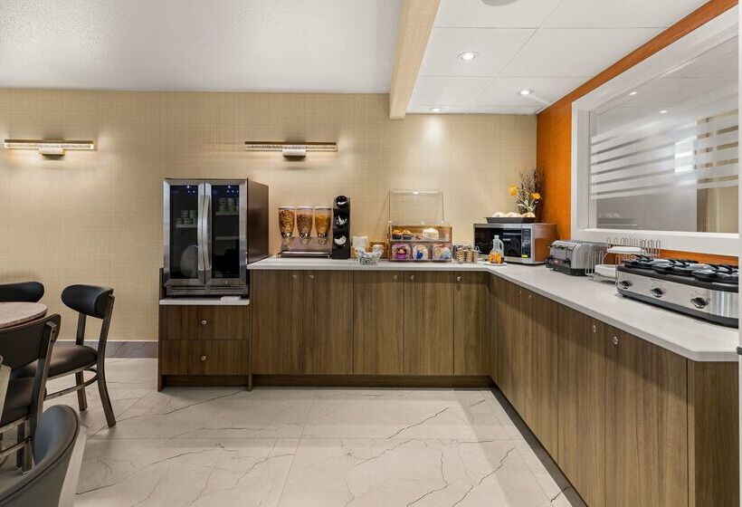 فندق Surestay Plus By Best Western Brooks