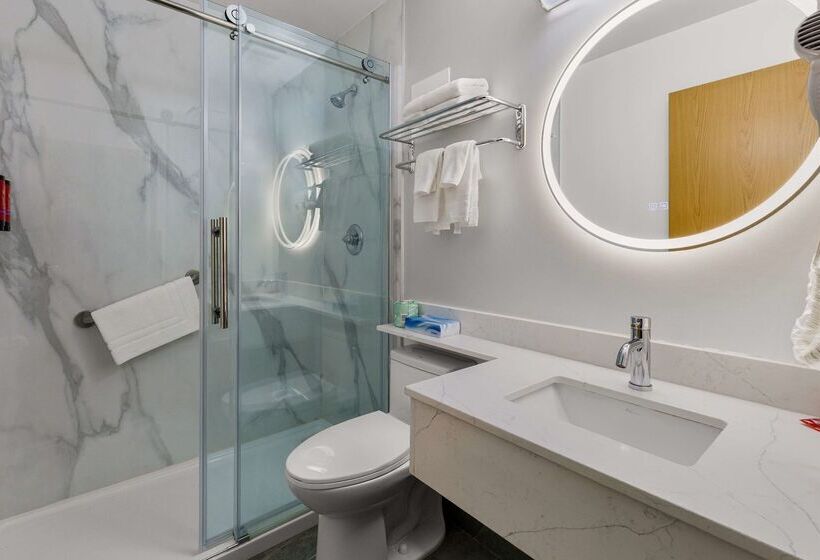 فندق Surestay Plus By Best Western Brooks