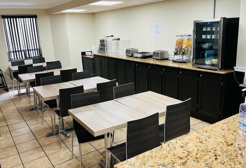 فندق Brockville Inn And Suites