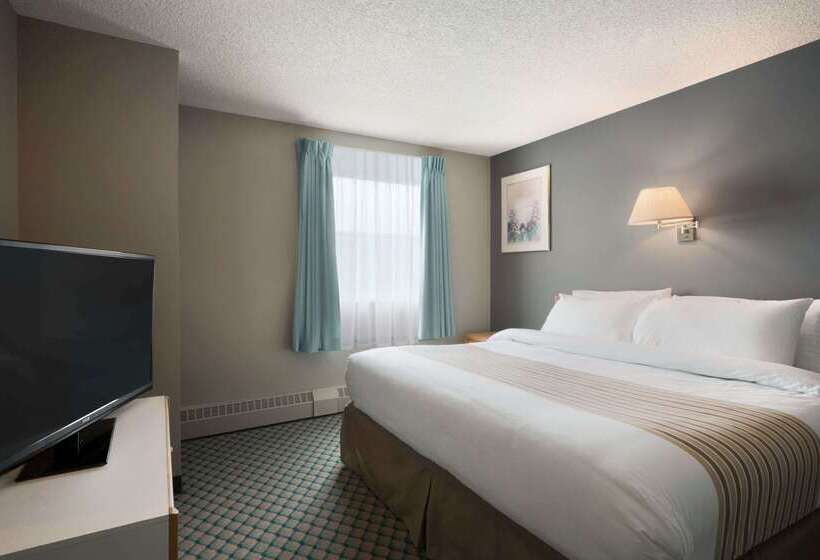 هتل Travelodge By Wyndham Edmonton Airport