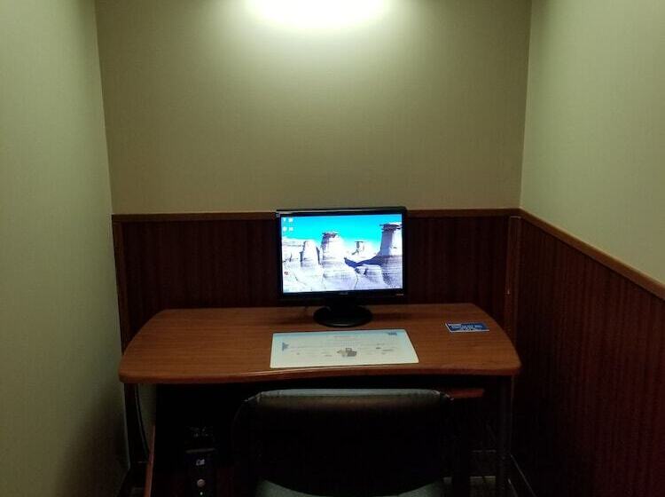 فندق Travelodge By Wyndham Edmonton Airport