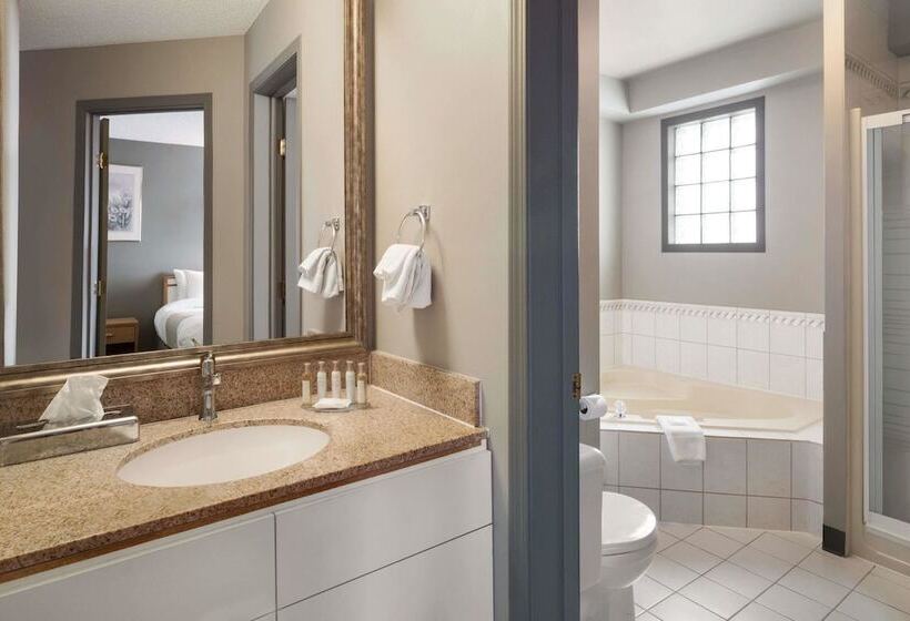 فندق Travelodge By Wyndham Edmonton Airport