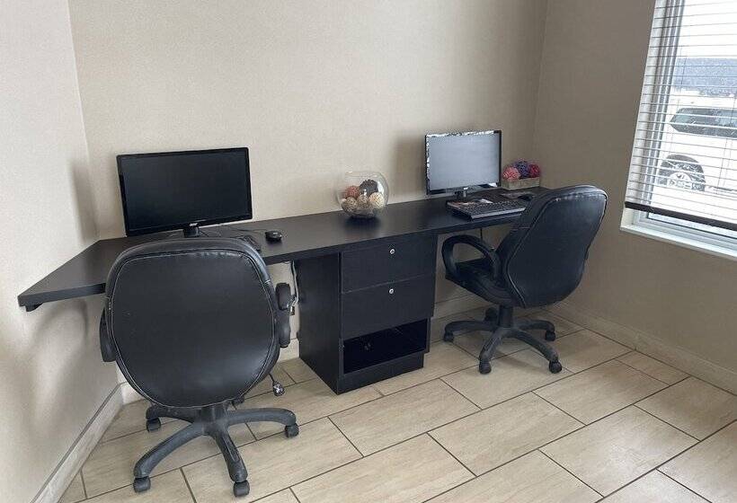 Travelodge Hotel By Wyndham Weyburn