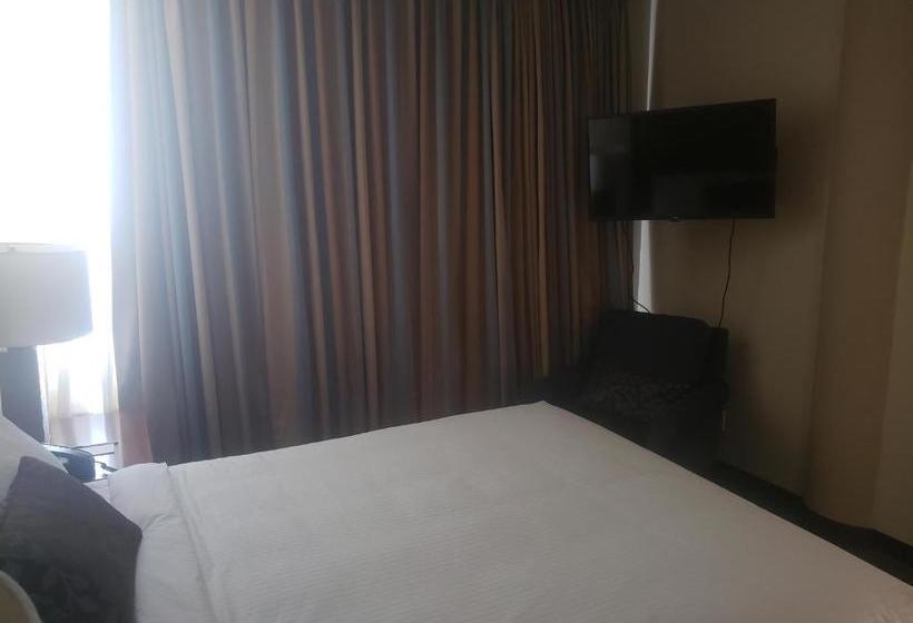 فندق Travelodge By Wyndham Whitecourt Conference Centre & Suites