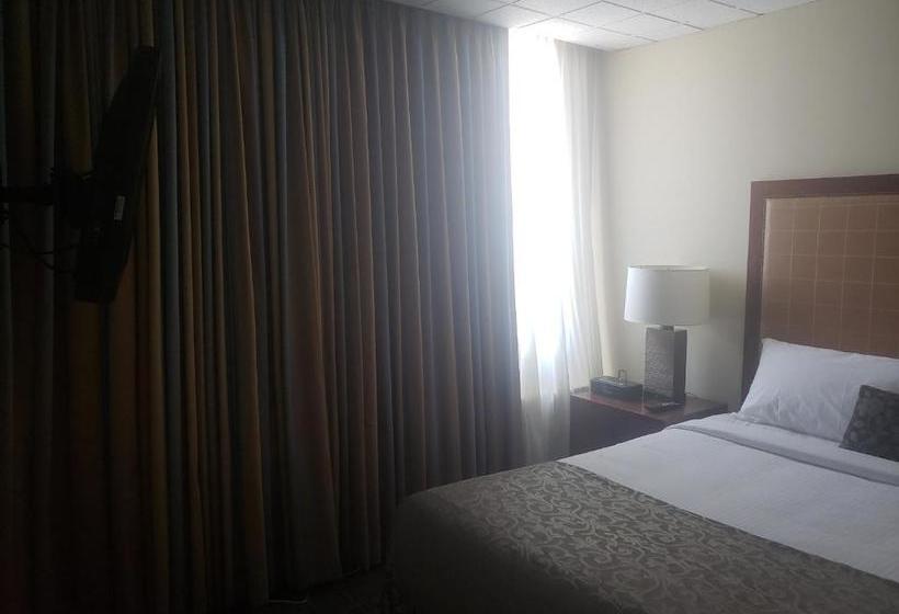 فندق Travelodge By Wyndham Whitecourt Conference Centre & Suites