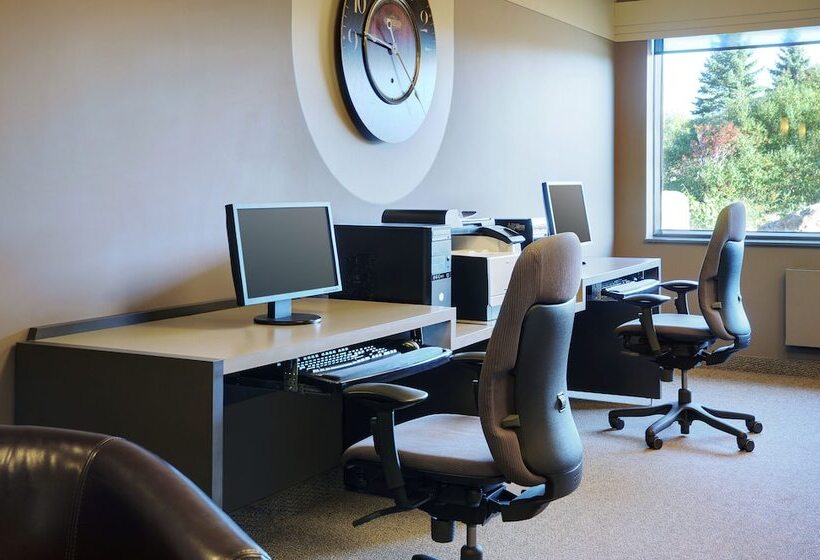 فندق Travelway Inn Sudbury