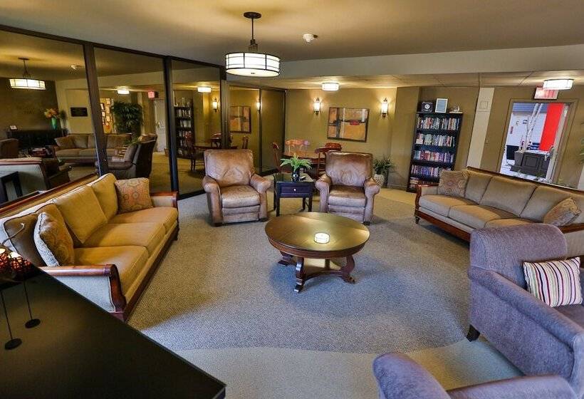 فندق Travelway Inn Sudbury