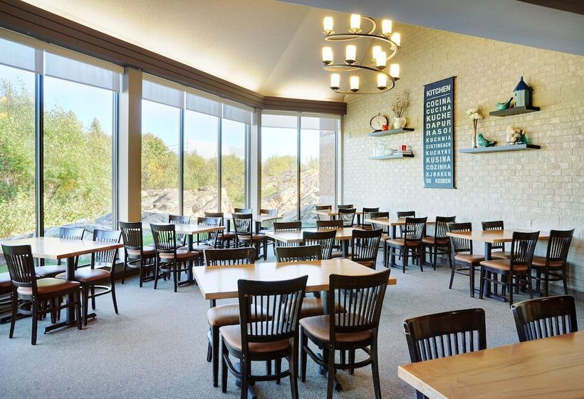 فندق Travelway Inn Sudbury