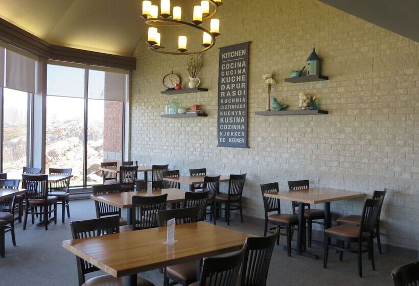 فندق Travelway Inn Sudbury