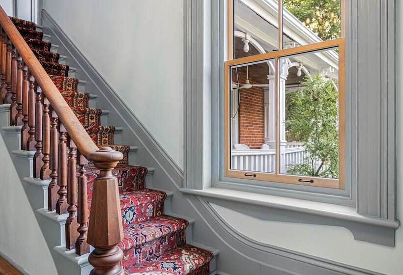 فندق Trinity House Inn