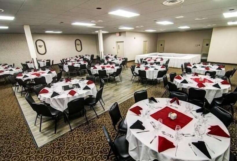 فندق Wescana Inn