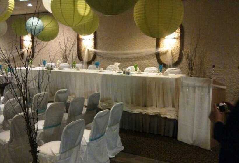 فندق Wescana Inn