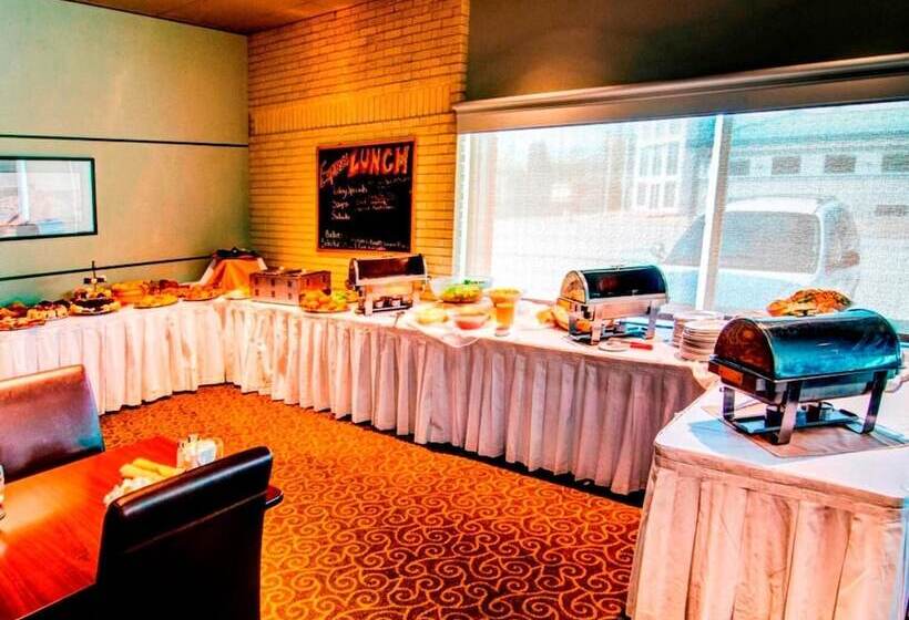 فندق Wescana Inn