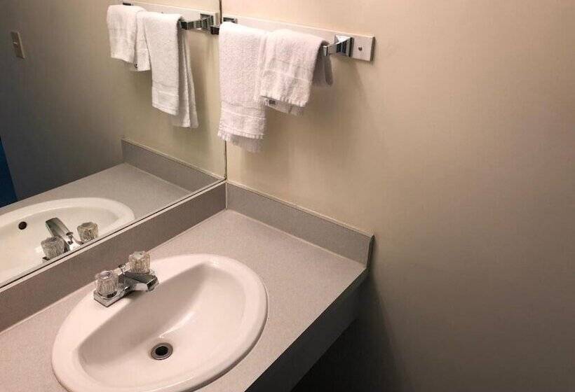 בית מלון כפרי Westwind Motor Inn