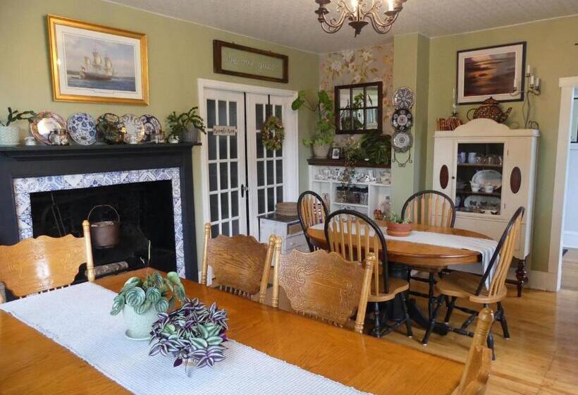 בית מלון כפרי Willow House Inn B&b