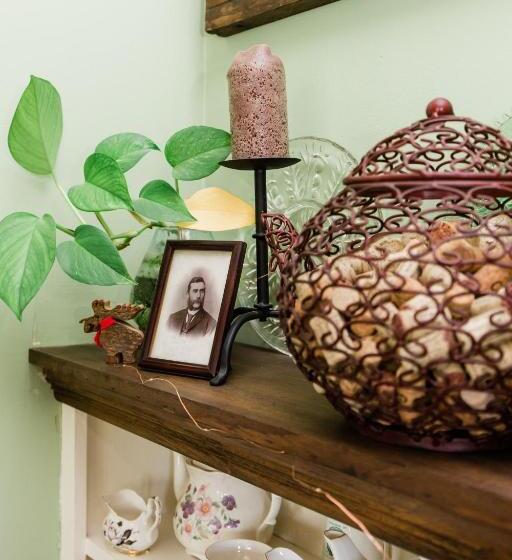 בית מלון כפרי Willow House Inn B&b