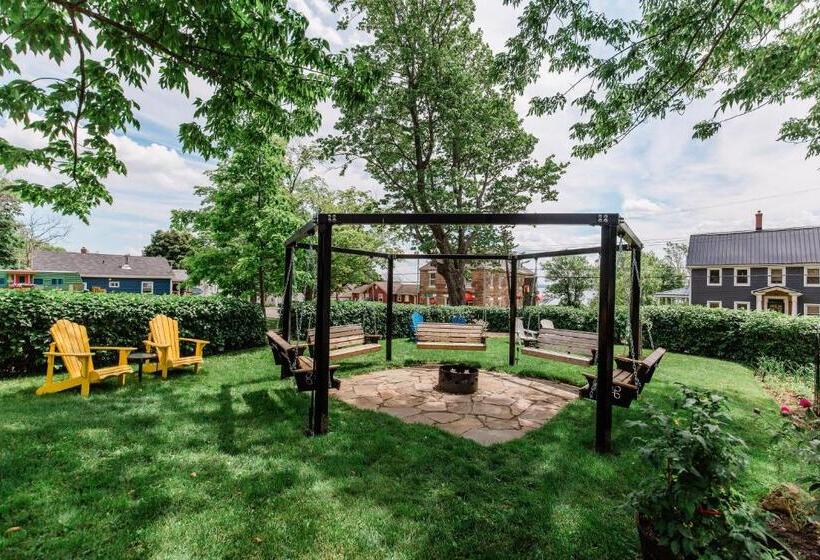 בית מלון כפרי Willow House Inn B&b