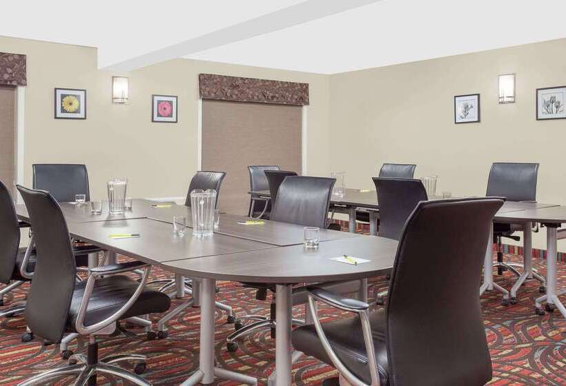 모텔 Super 8 By Wyndham Brandon Mb