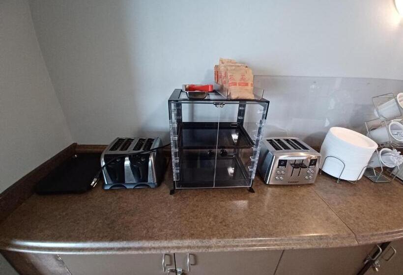 Motel Ramada By Wyndham Cranbrook