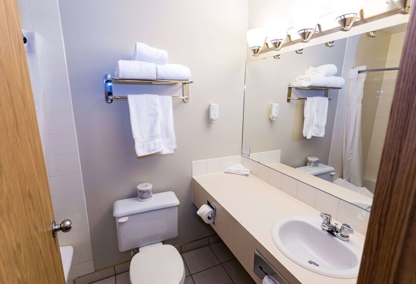 فندق على الطريق Super 8 By Wyndham Drayton Valley