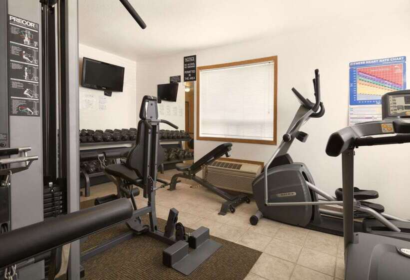 فندق على الطريق Super 8 By Wyndham Drayton Valley