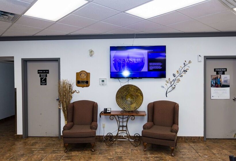 فندق على الطريق Super 8 By Wyndham Drayton Valley