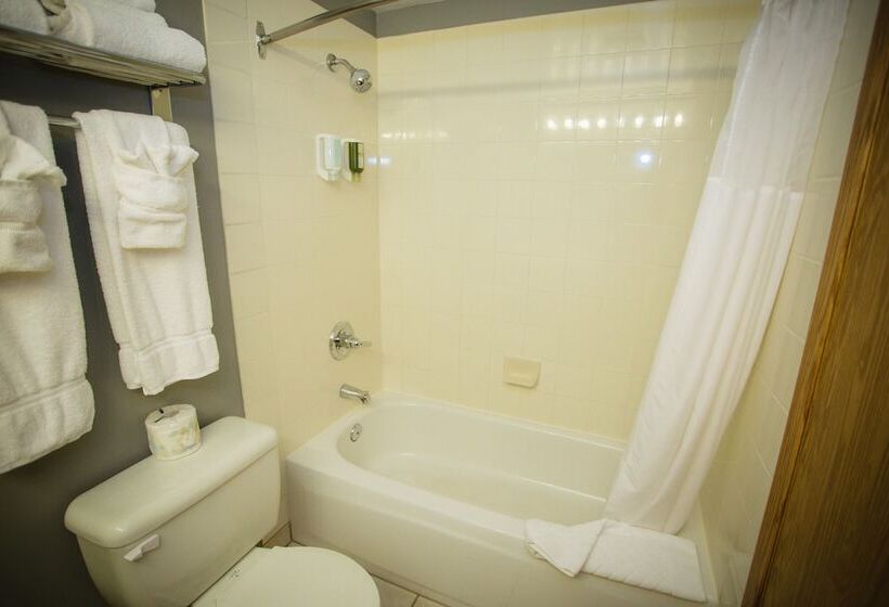 فندق على الطريق Super 8 By Wyndham Drayton Valley