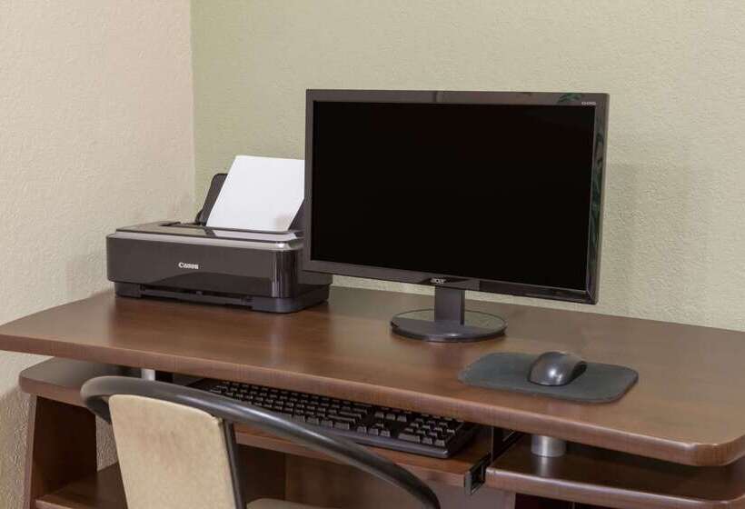 فندق على الطريق Super 8 By Wyndham Pincher Creek Ab