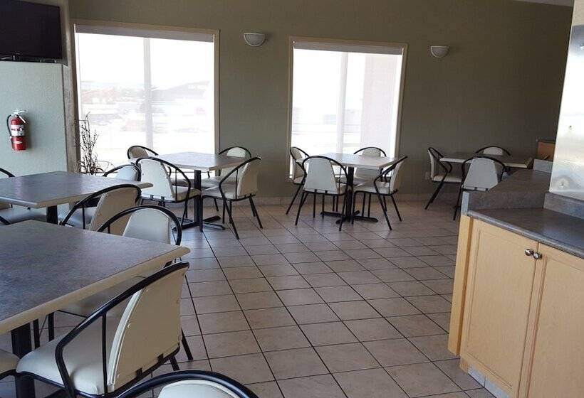 فندق على الطريق Super 8 By Wyndham Pincher Creek Ab