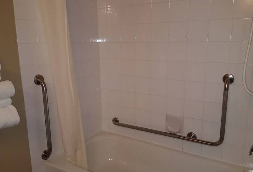 فندق على الطريق Super 8 By Wyndham Pincher Creek Ab