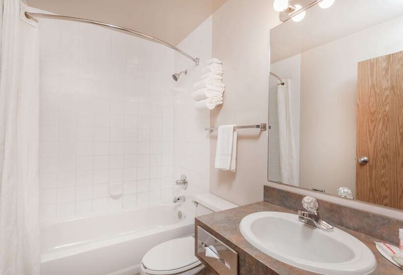 فندق على الطريق Super 8 By Wyndham Pincher Creek Ab