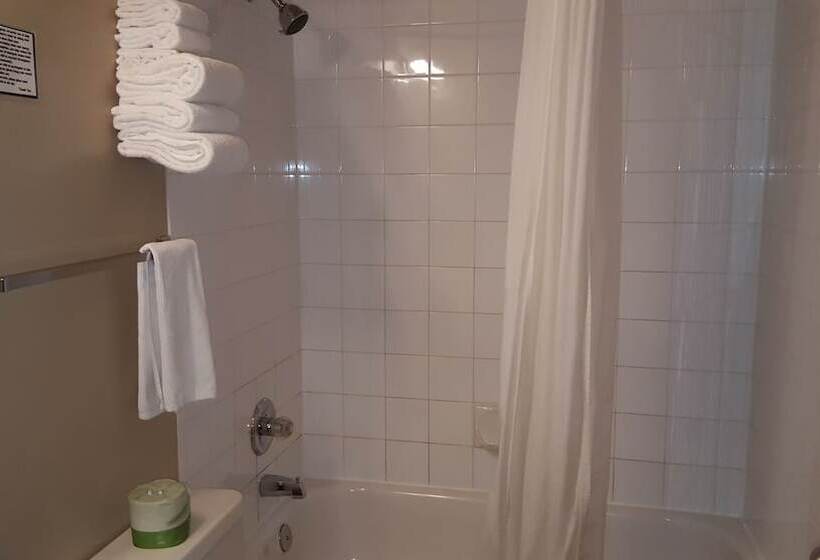 فندق على الطريق Super 8 By Wyndham Pincher Creek Ab