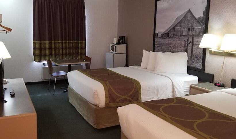 فندق على الطريق Super 8 By Wyndham Pincher Creek Ab