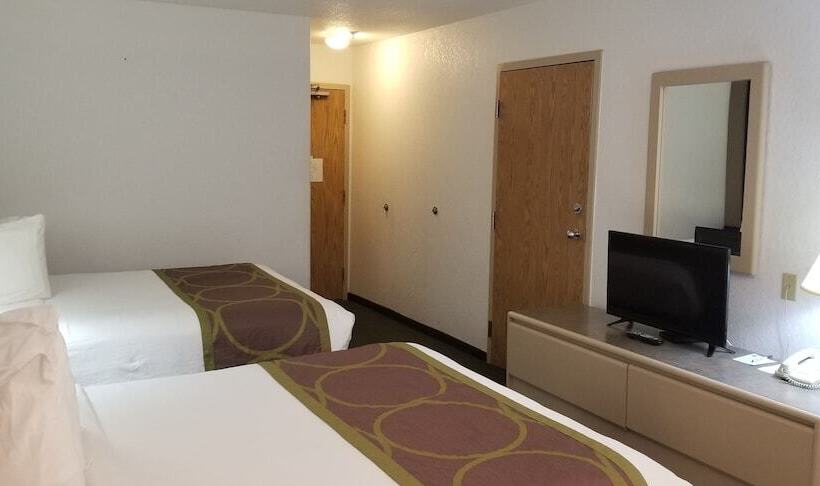 فندق على الطريق Super 8 By Wyndham Pincher Creek Ab