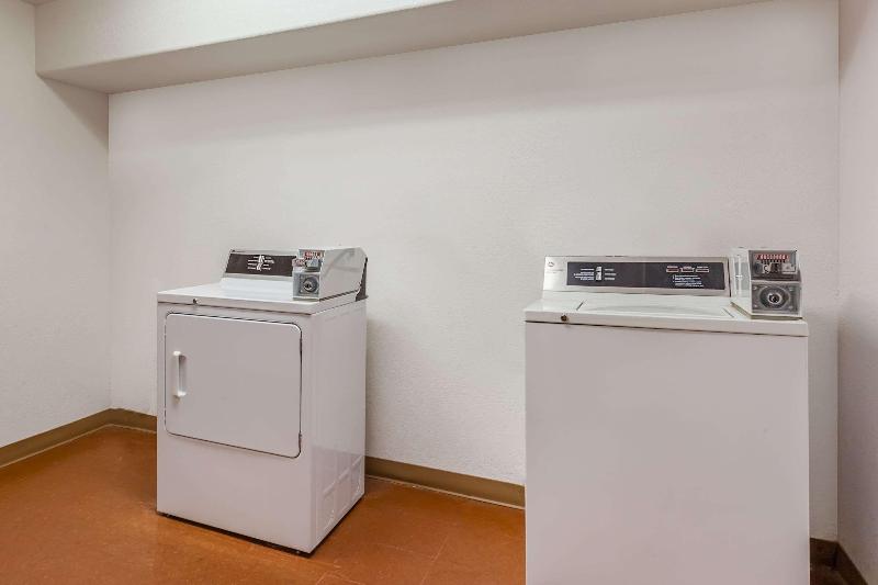 מוטל Super 8 By Wyndham Pincher Creek Ab