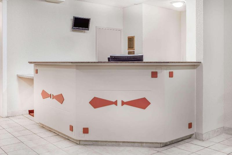 מוטל Super 8 By Wyndham Pincher Creek Ab