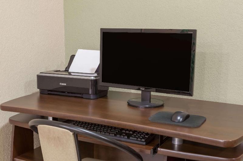 מוטל Super 8 By Wyndham Pincher Creek Ab