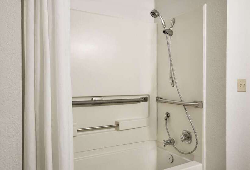 מוטל Super 8 By Wyndham Regina