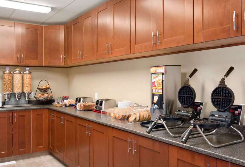 מוטל Super 8 By Wyndham Regina