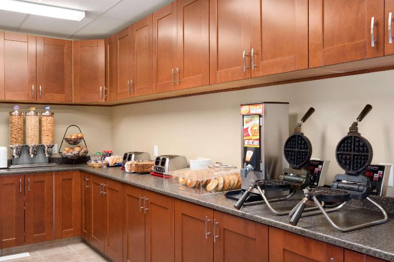 מוטל Super 8 By Wyndham Regina