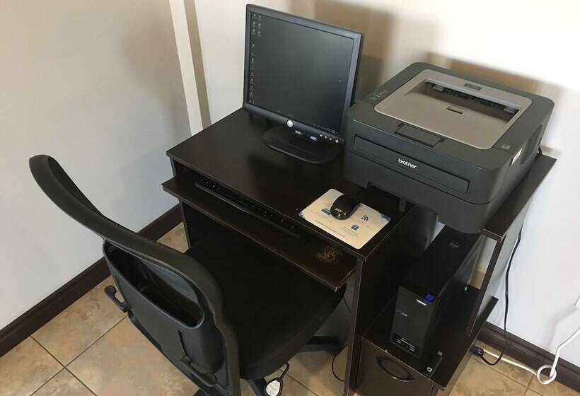 מוטל Super 8 By Wyndham Regina