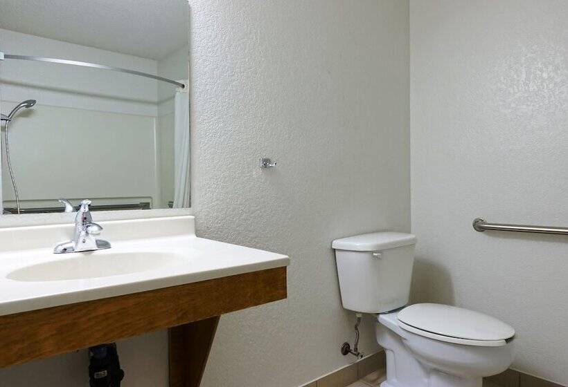 מוטל Super 8 By Wyndham Regina