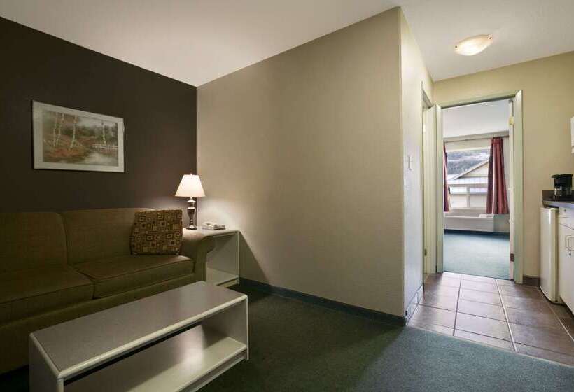 مُتل Super 8 By Wyndham Revelstoke Bc