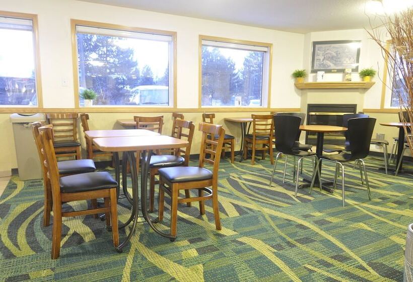 모텔 Super 8 By Wyndham Revelstoke Bc