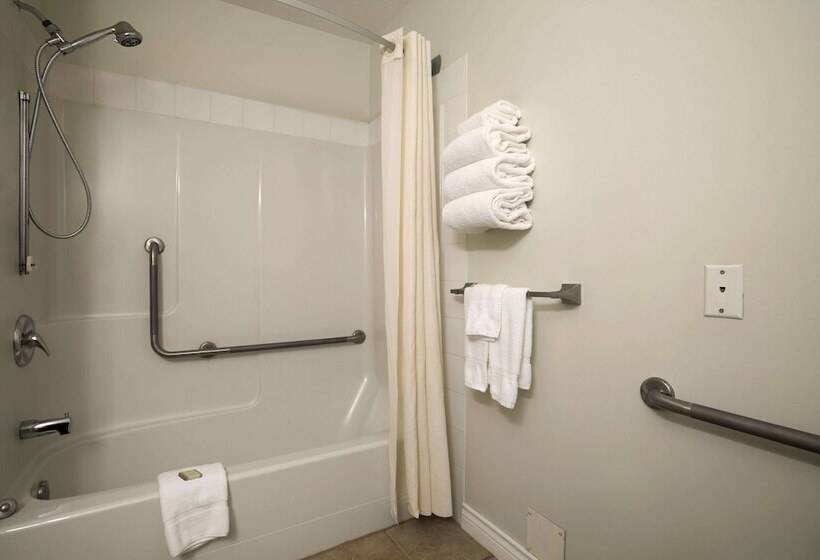 모텔 Super 8 By Wyndham Revelstoke Bc